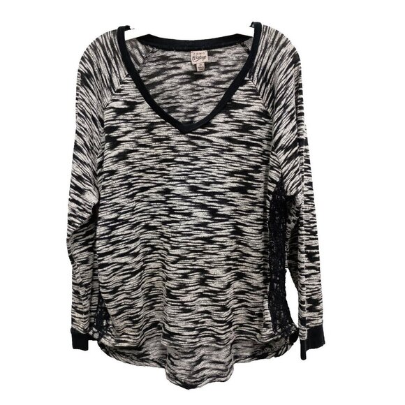 COMO Vintage Womens Tunic Sweater Size 2X Black White Lace V-Neck Pullover - Picture 1 of 8